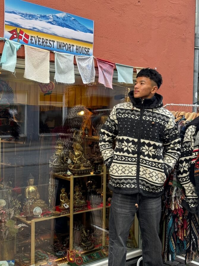 Handmade Woolen Jacket with Nordic Snowflake Pattern – Nepali Artisan Hoodie - Image 2